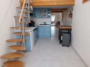 Microonde, forno, piano cottura, lavastoviglie