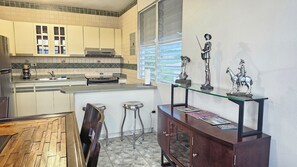 Microwave, coffee/tea maker, cookware/dishes/utensils, lobster pot