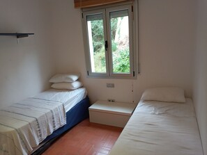 2 Schlafzimmer, Bügeleisen/Bügelbrett, Bettwäsche