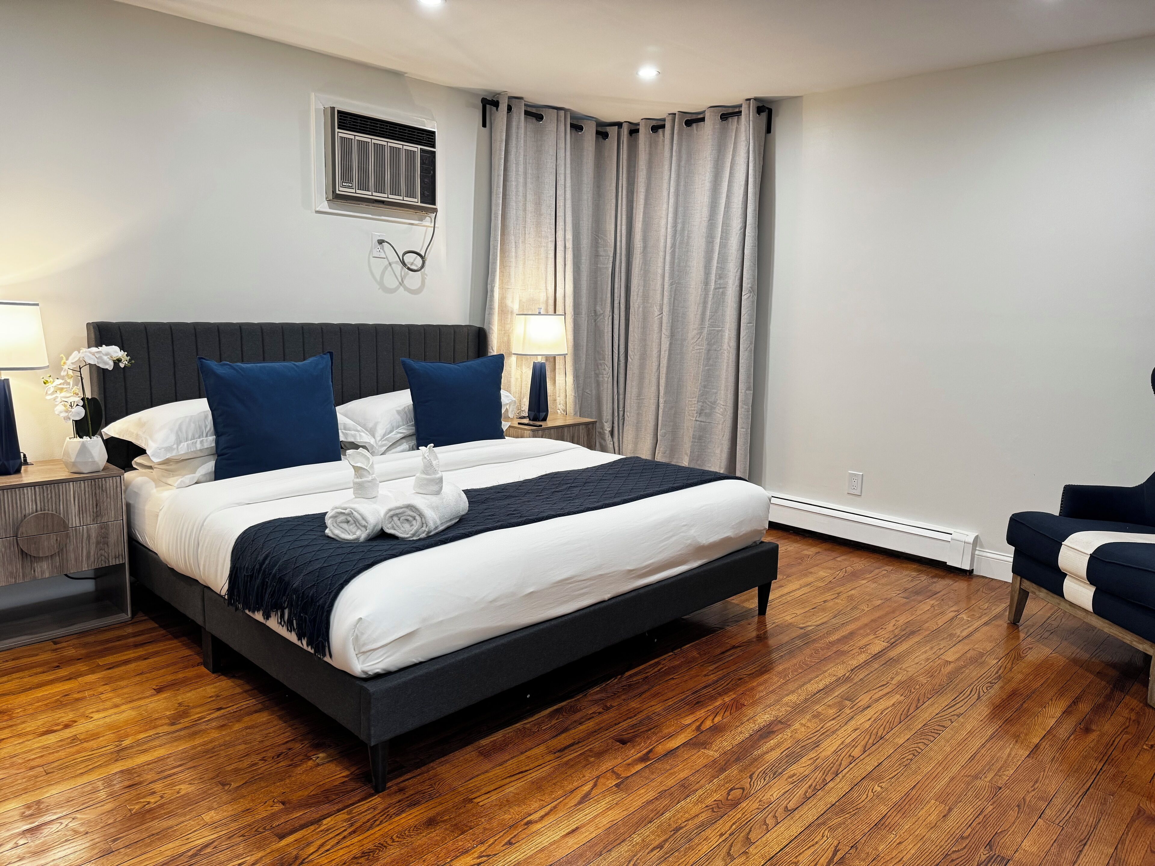 3 bedrooms, iron/ironing board, free WiFi, bed sheets