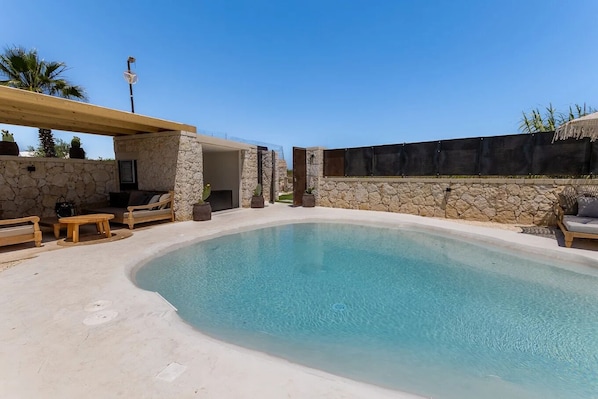 Seasonal outdoor pool