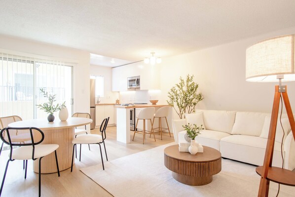 Interior - Elegant Studio Santa Monica (Santa Monica)