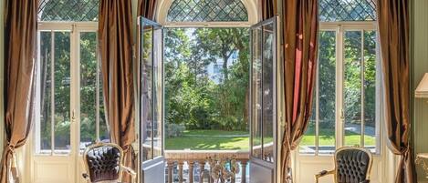 TV connectée, cheminée