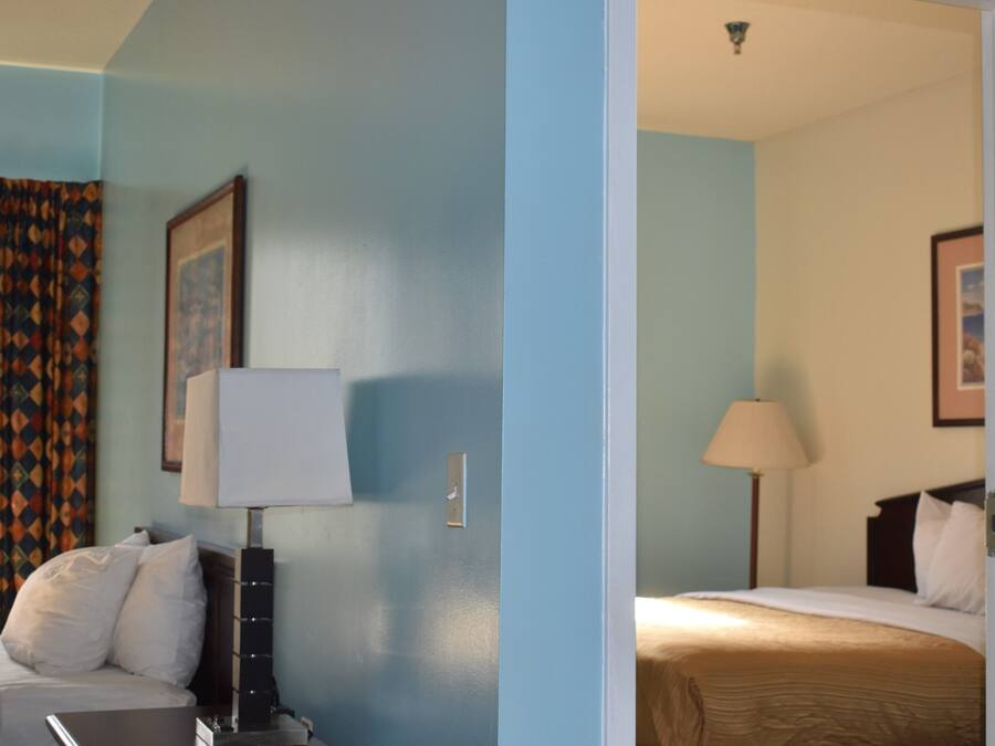 Kannettavalle tietokoneelle sopiva työtila, ilmainen Wi-Fi