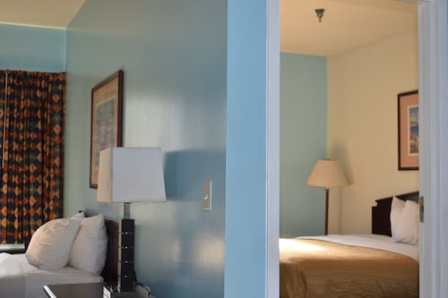 GUEST COTTAGES & SUITES