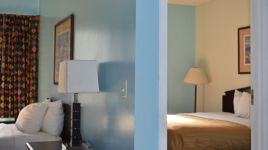 GUEST COTTAGES & SUITES