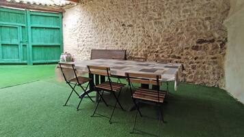 屋外ダイニングエリア