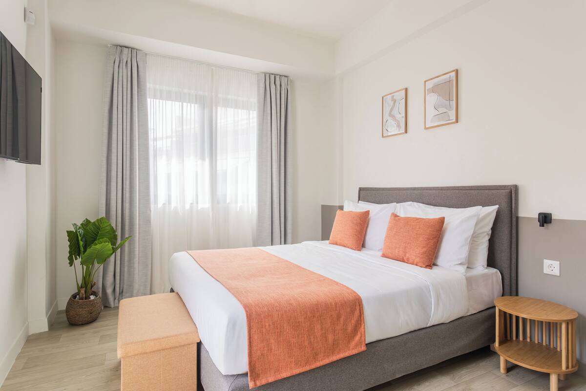 Espace de travail pour ordinateur portable, fer et planche à repasser