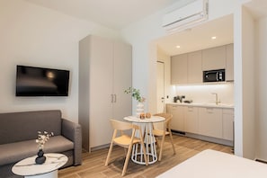 KLEO Eos | Living area - KLEO by Zoia Living (Athens)