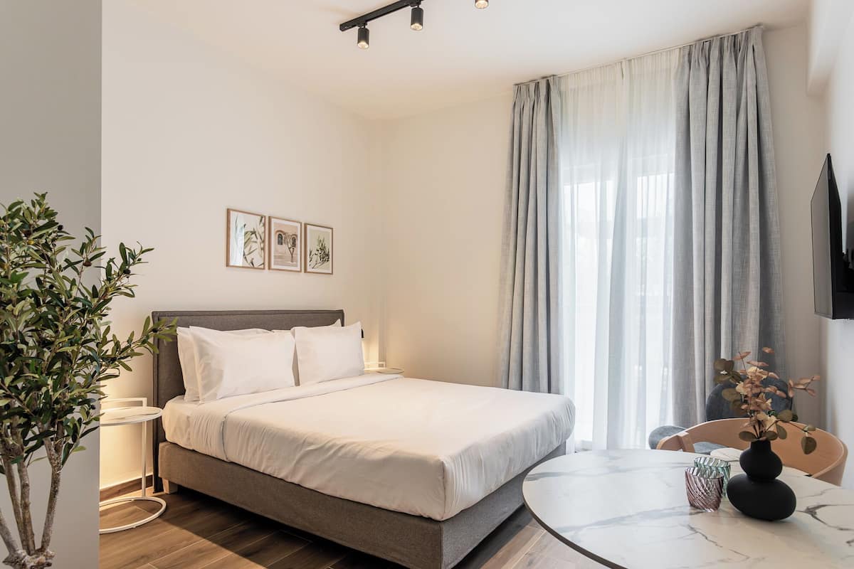 KLEO Hera | Iron/ironing board, free WiFi