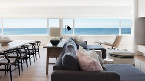 TV - The Palms a gorgeous modern house positioned as close as you can get to beautiful palm beach. (Palm Beach)