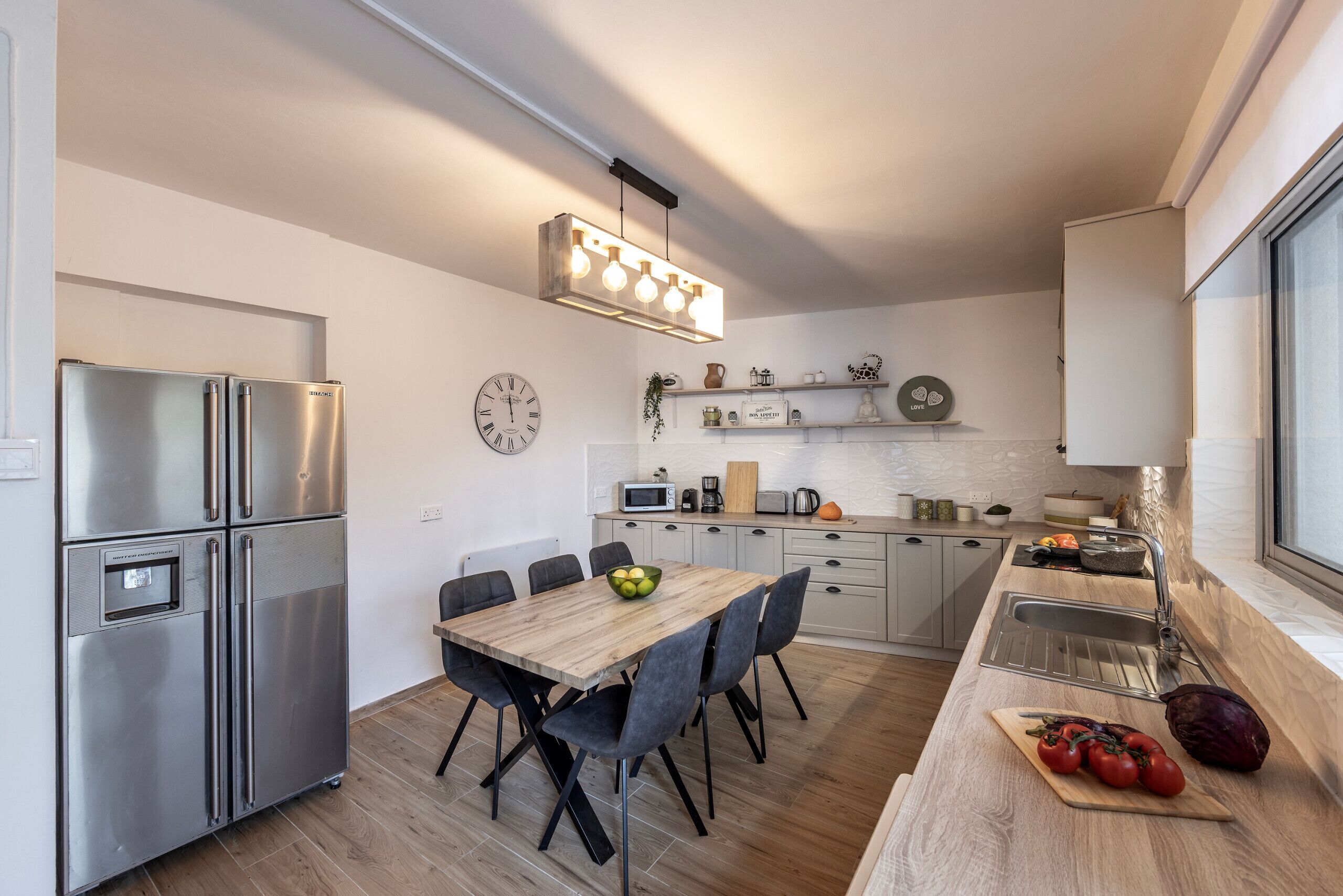 Fridge, microwave, oven, coffee/tea maker