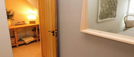 3 bedrooms, individually decorated, individually furnished, free WiFi