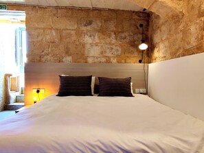 1 bedroom, desk, iron/ironing board, free WiFi - Tide 21 Savynomad Harbour Residences on Bastions (Valletta)