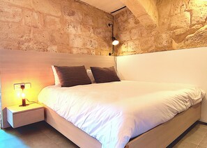 1 chambre, bureau, fer et planche à repasser, Wi-Fi gratuit