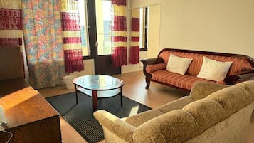 Dormitorio condiviso, 1 camera da letto, accessibile ai disabili, balcone | Soggiorno