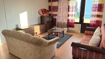 Dormitorio condiviso, 1 camera da letto, accessibile ai disabili, balcone | Soggiorno