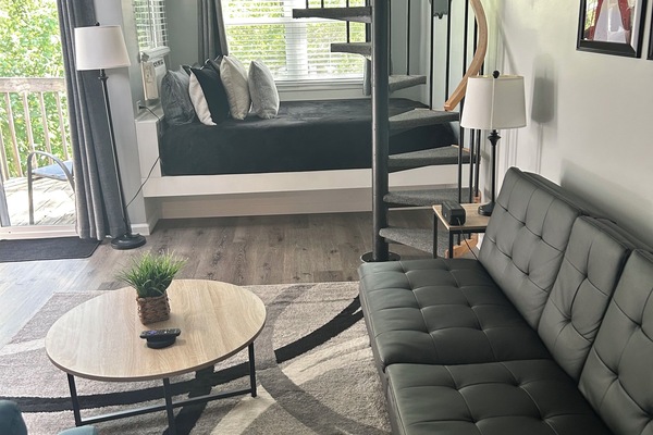 Smart TV, fireplace, stereo