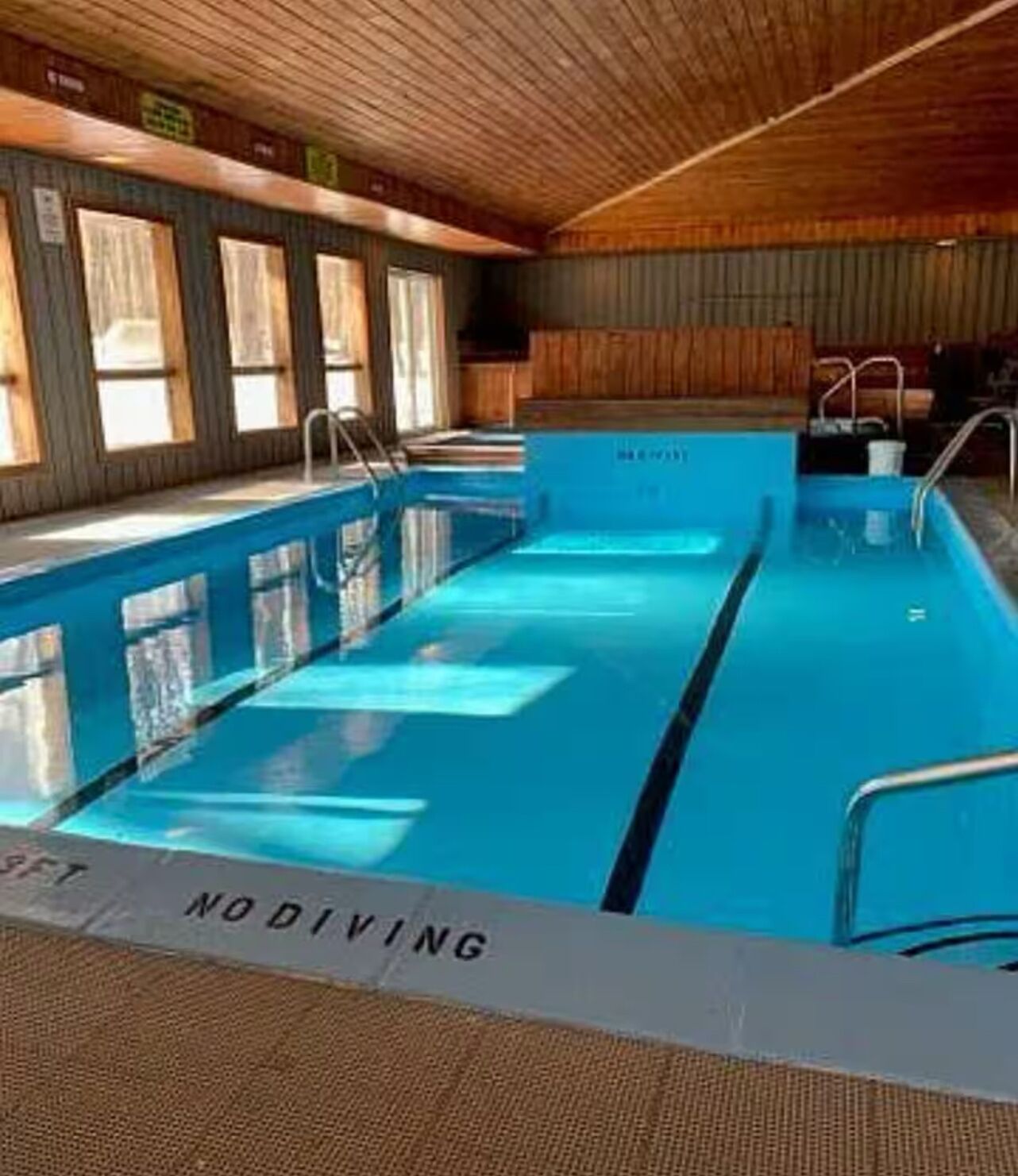 Innenpool, Außenpool