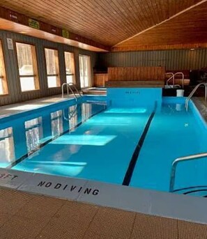 Piscine couverte, piscine extérieure