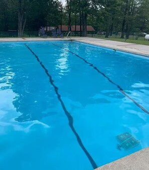 Piscine couverte, piscine extérieure