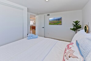 3 chambres, fer et planche à repasser, lit de bébé portatif