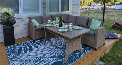 Relax house a few minutes from Port Stanley beach, with hot tub and game room