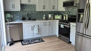 Microwave, oven, stovetop, dishwasher