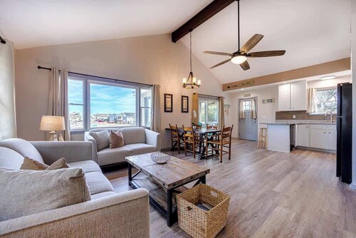 Oceanside - Dog Friendly - Hot Tub