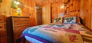 2 bedrooms, desk, free WiFi, bed sheets