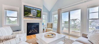 Saltwater Pool, EV Charger, and Walk to Beach!