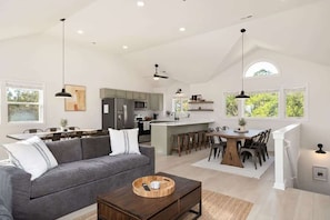 Interior - Private Pool with Heat, Hot Tub & Toes in The Sand (Corolla)