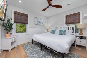 2 bedrooms, iron/ironing board, WiFi, bed sheets