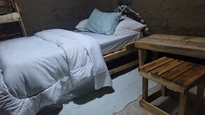 4 bedrooms, iron/ironing board, WiFi