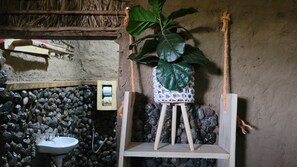 Bidet, towels, soap, toilet paper - Beautifully Maasai Lodge with free Wi-Fi Moshi Town (Moshi)