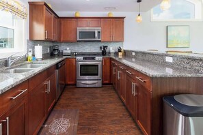 Fridge, microwave, oven, stovetop - Dog Friendly | 8Min Walk to Beach | Pool & Hot Tub (Corolla)