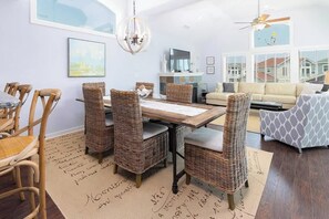 Dining - Dog Friendly | 8Min Walk to Beach | Pool & Hot Tub (Corolla)