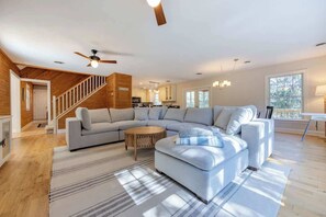 TV - 5Mins Walk to Beach & Saltwater Pool (Duck)