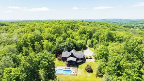 Exterior - Hudson Valley Luxury Lodge w/ Saltwater Pool, Yoga & Massage Room & Nature Trail (CLINTON CORNERS)