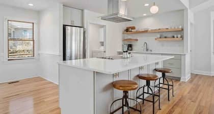 Saltwater Pool | Hot Tub | 8Min Walk to Beach