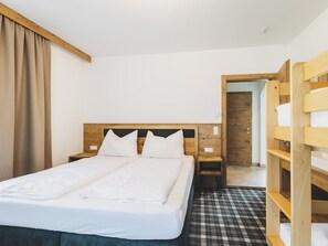 Premium-Chalet, Bergblick | 5 Schlafzimmer, Verdunkelungsvorhänge, Bügeleisen/Bügelbrett