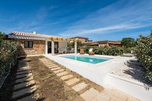 Villa, 3 Bedrooms, Private Pool, Garden View | Pool