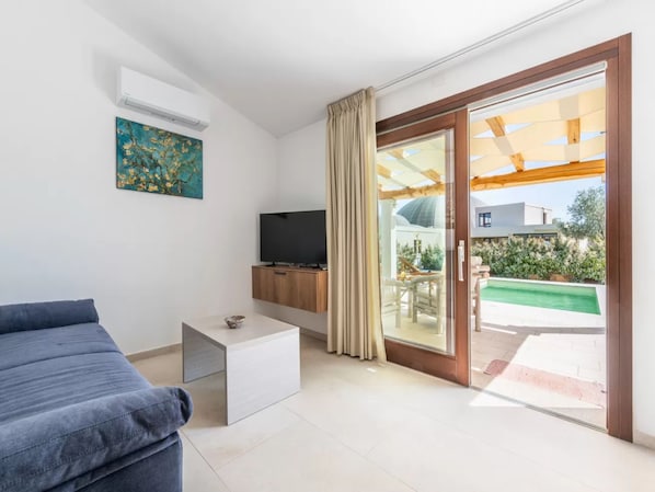 ヴィラ 3 ベッドルーム プライベートプール ガーデンビュー | リビングルーム