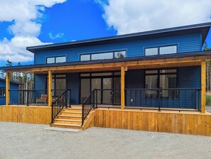 Exterior - Bright Getaway in Richmond County Cape Breton on the Water (Walkerville)