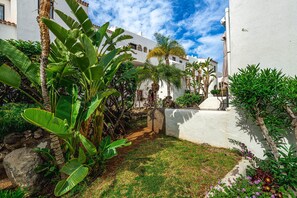 Property grounds - Ace of Homes - Golden Fairway Stay (Amarilla Golf)