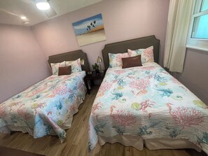 4 bedrooms, iron/ironing board, WiFi, bed sheets