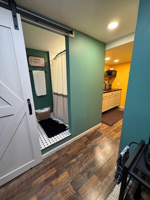 Fridge, microwave, stovetop, coffee/tea maker