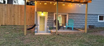 Charming 1-bedroom basement apartment with WiFi, AC in quaint Canton