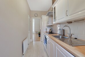 Fridge, oven, stovetop, toaster