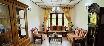 Relaxing 2BR Getaway /AC Room+ WiFi/ Great Location Near Airport